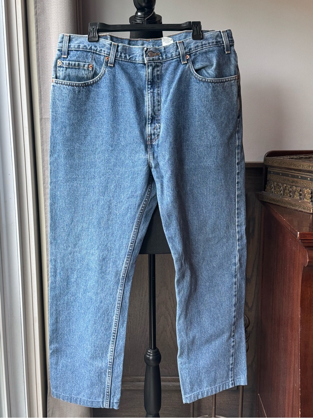 Levi’s vintage Y2K 2001 505 regular fit jeans 40x32 excellent condition.